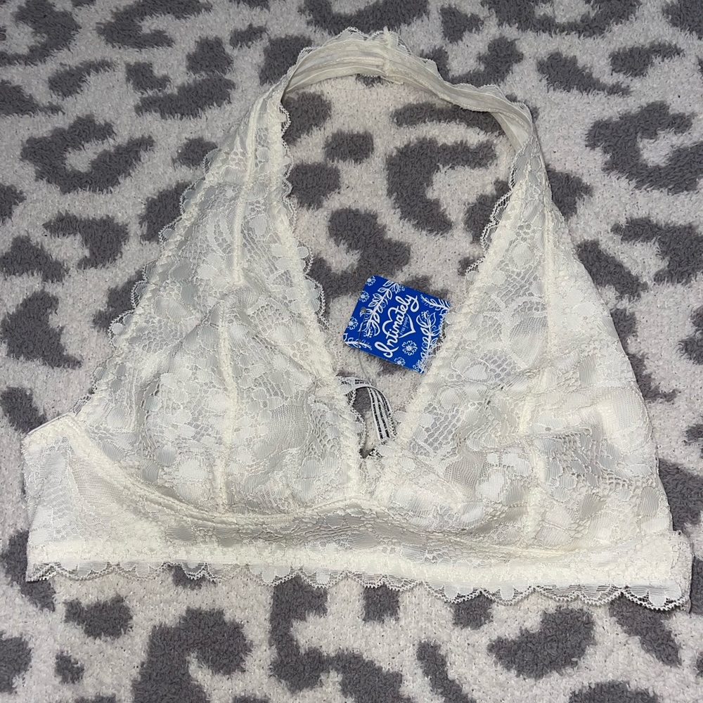 Free People halter white lace bralette🤍